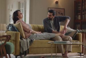 Ranbir Kapoor ने खेल-खेल में माँ Neetu Kapoor के पैर दबा दिए, दादी ने हास्य के साथ प्रतिक्रिया व्यक्त करते हुए कहा